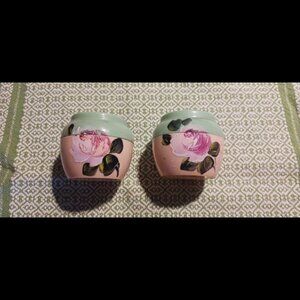 Vintage 1950s salt and pepper shakers hand painted flowers